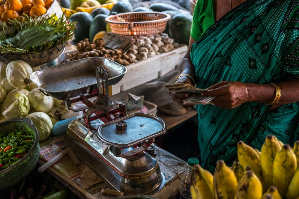 जुलाई में थोक मुद्रास्फीति तीन महीने के निचले स्तर पर आई, खाद्य कीमतों में गिरावट